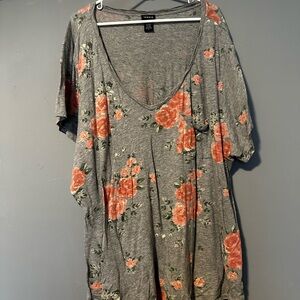 torrid Gray Scoop Neck Tee with Coral Floral Print